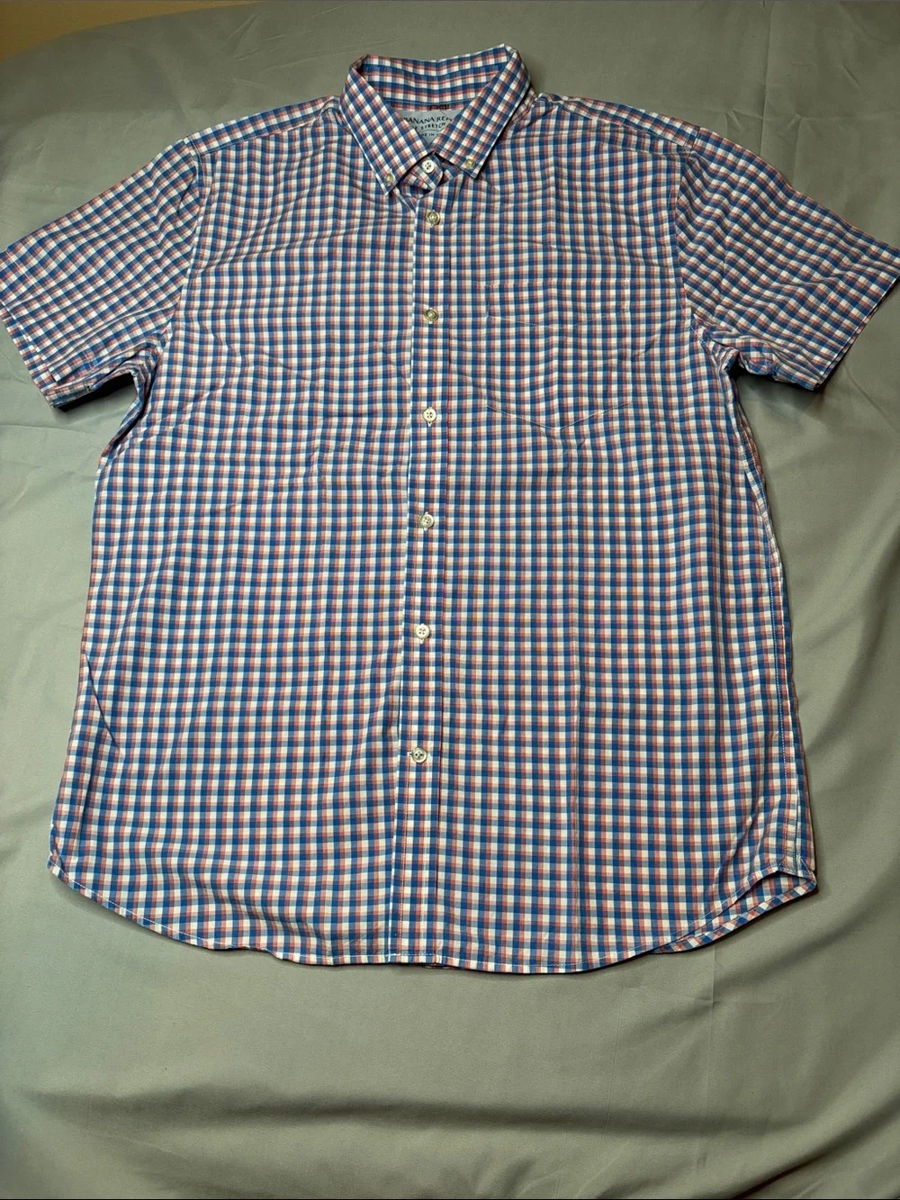 Banana Republic Men’s Grant Short-Sleeve Button-Down Blue Pink Checkered Large